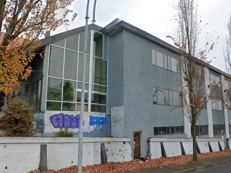 a photo of a blue building