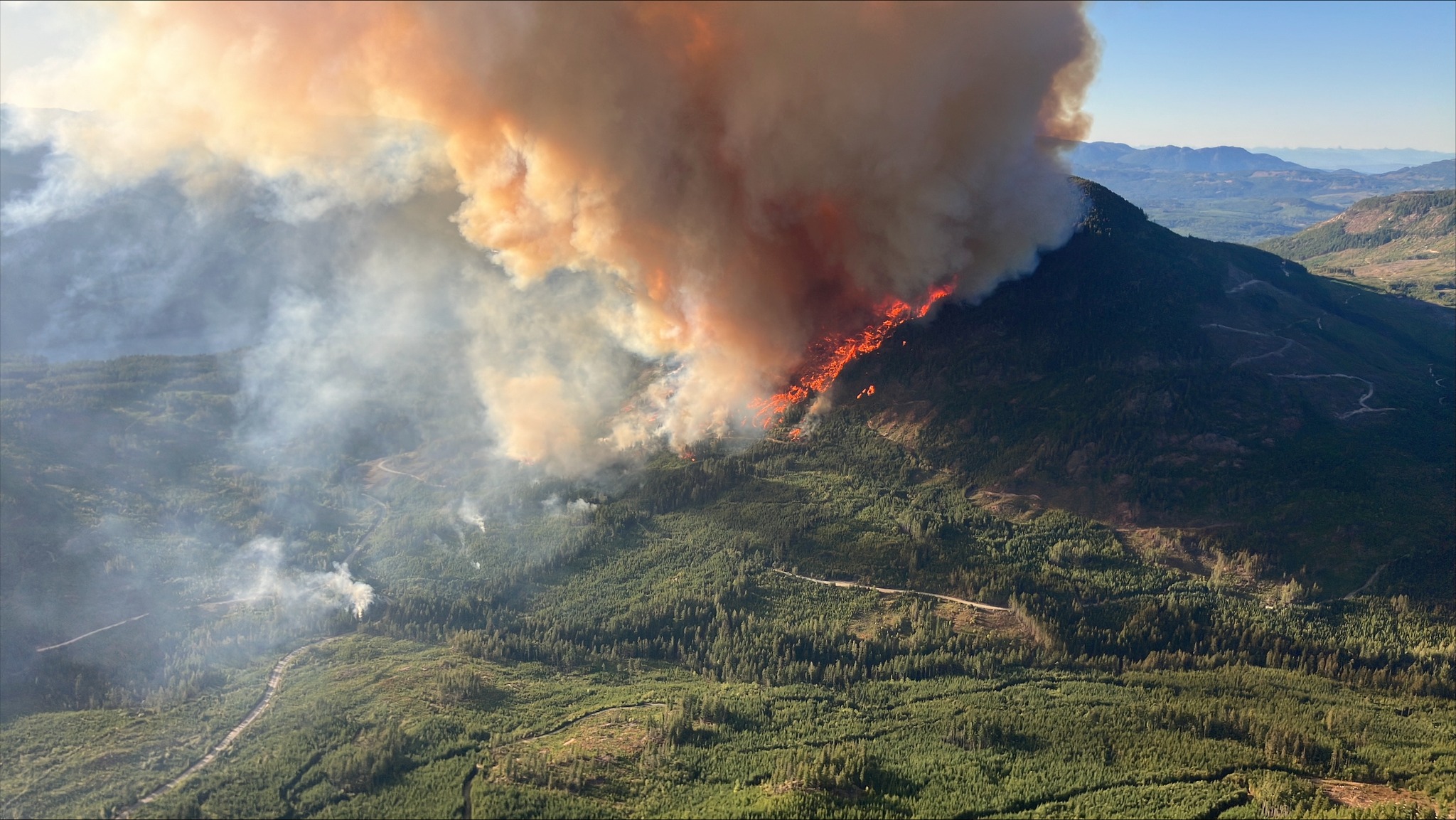 Photo of Mount Underwood wildfire