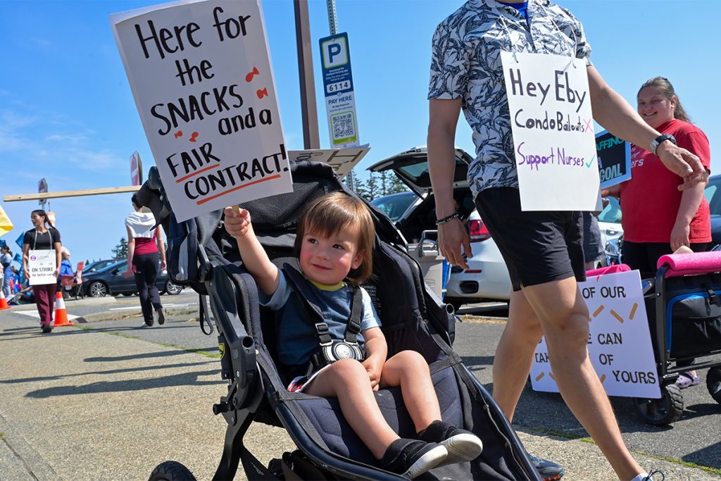 Why are nurses in Nanaimo on strike?